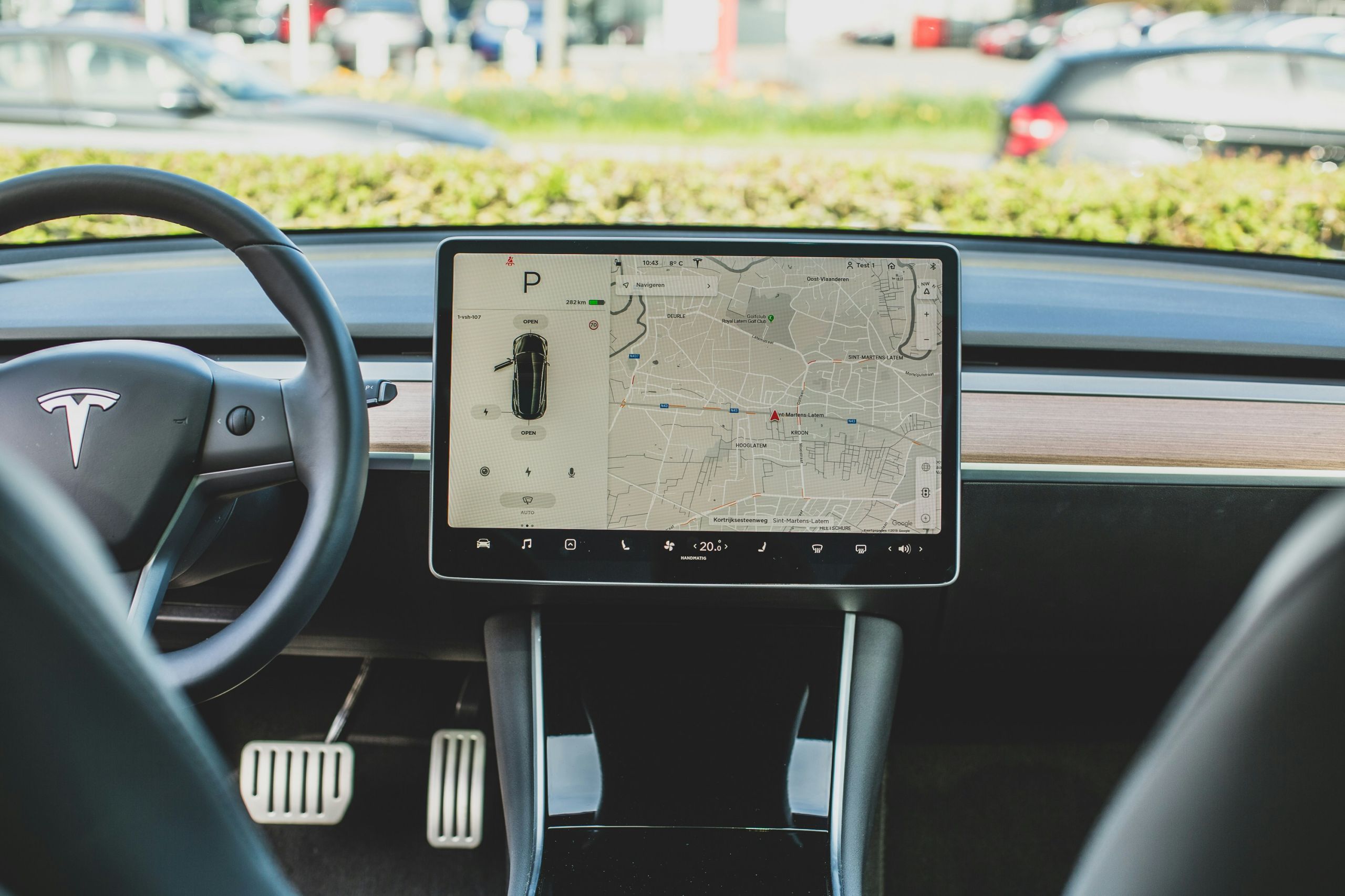 bram-van-oost-oOCI35aIA3M-unsplash Best Dash Cam for Rideshare Drivers image 1