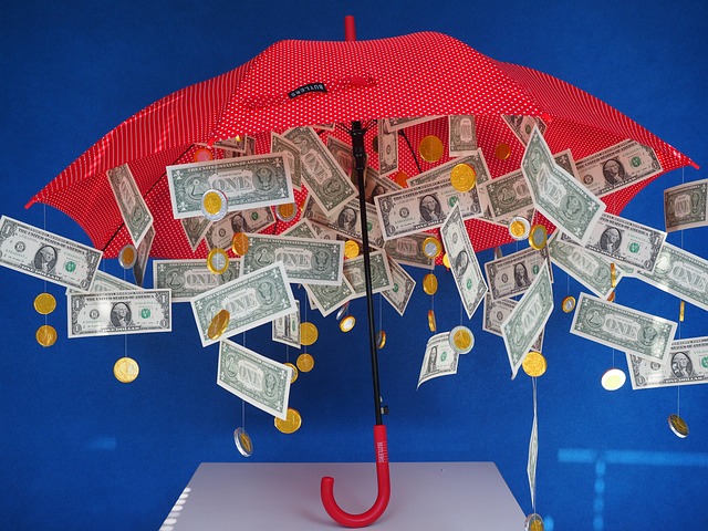 gift-505550_640 Tip Your Uber or Lyft Driver - image 1 umbrella with falling money